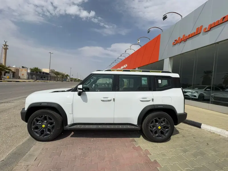 Discover undefined undefined Exterior Interior Images.Find all aspects and details of cars.