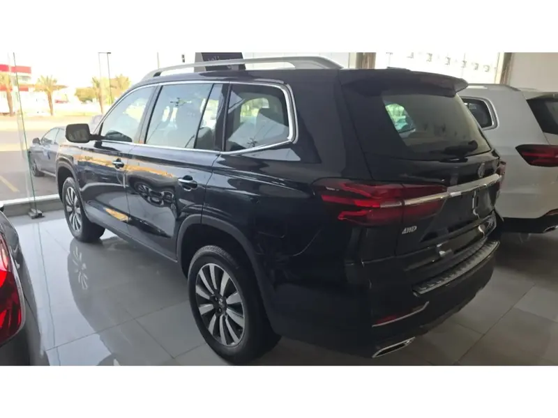 Discover undefined undefined Exterior Interior Images.Find all aspects and details of cars.