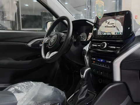 Discover undefined undefined Exterior Interior Images.Find all aspects and details of cars.