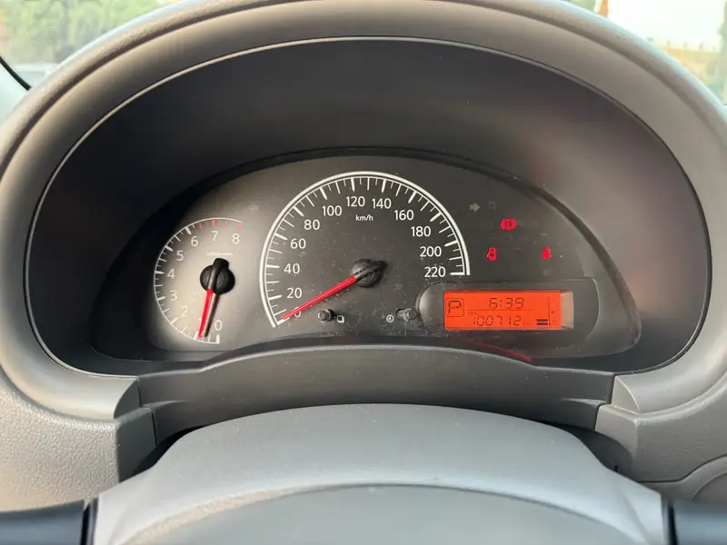 Nissan Sunny 2022