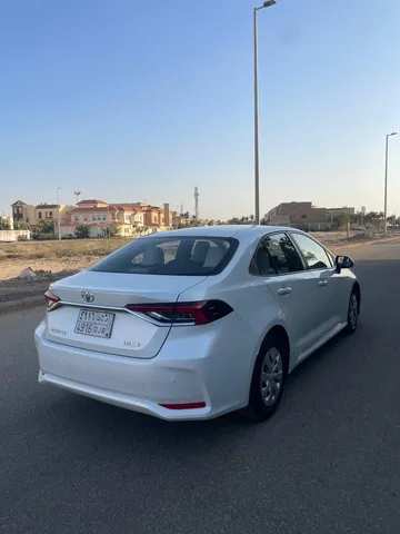 استكشف undefined undefined الصور الخارجية والداخلية. اكتشف جميع جوانب وتفاصيل السيارات.