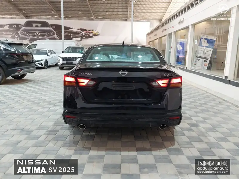 Nissan Altima 2025