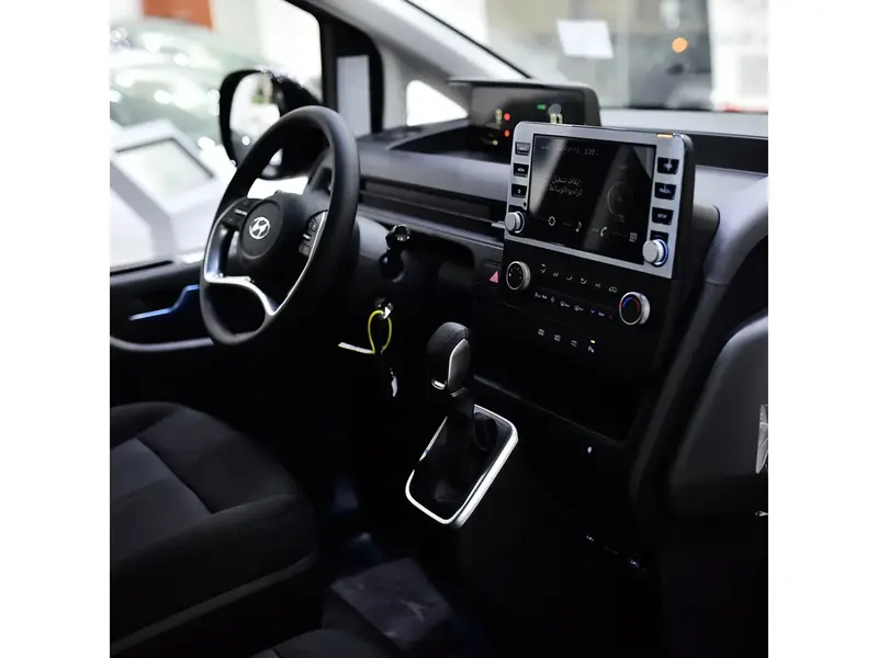 Hyundai Staria 2025