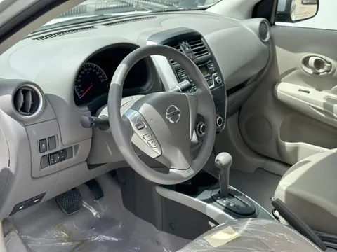 Discover undefined undefined Exterior Interior Images.Find all aspects and details of cars.