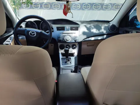 Mazda 3 Sedan 1.6L 2010