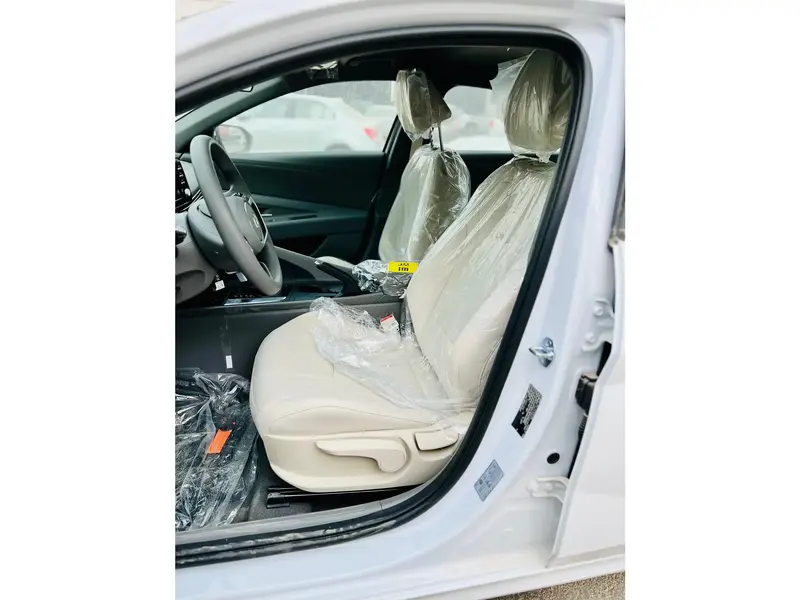 Hyundai Elantra 2025