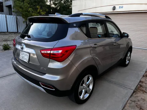 Discover undefined undefined Exterior Interior Images.Find all aspects and details of cars.