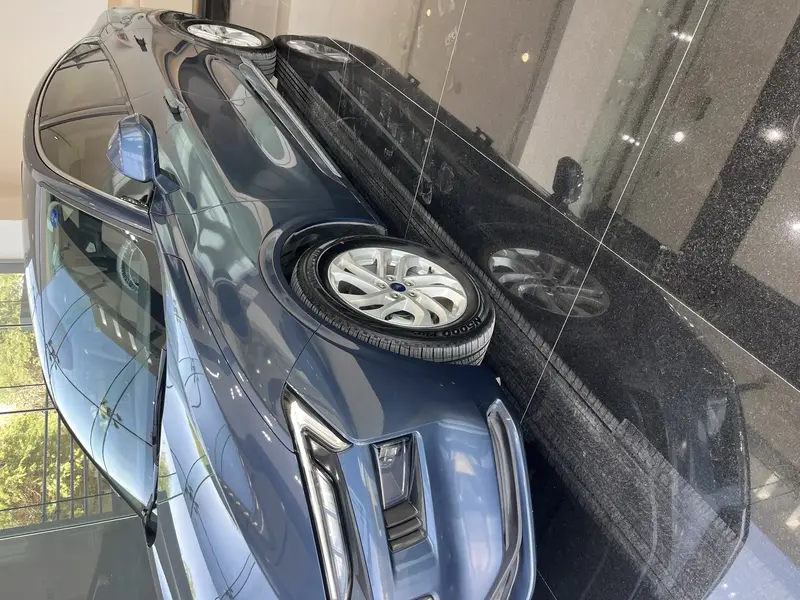 Discover undefined undefined Exterior Interior Images.Find all aspects and details of cars.