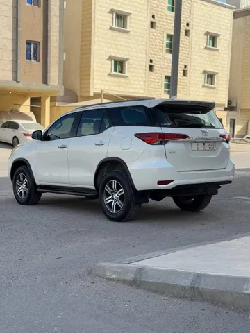 Discover undefined undefined Exterior Interior Images.Find all aspects and details of cars.