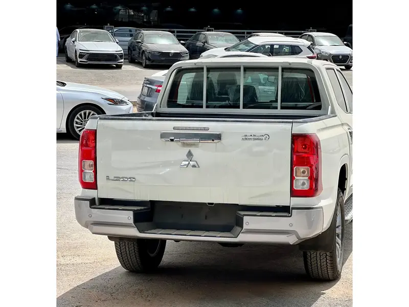 Mitsubishi L200 2024