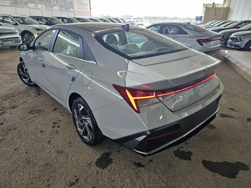 Discover undefined undefined Exterior Interior Images.Find all aspects and details of cars.