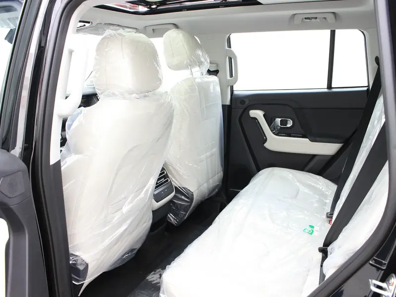 Discover undefined undefined Exterior Interior Images.Find all aspects and details of cars.