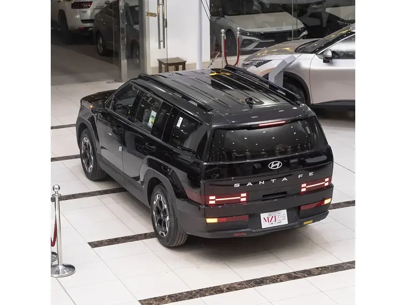Discover undefined undefined Exterior Interior Images.Find all aspects and details of cars.