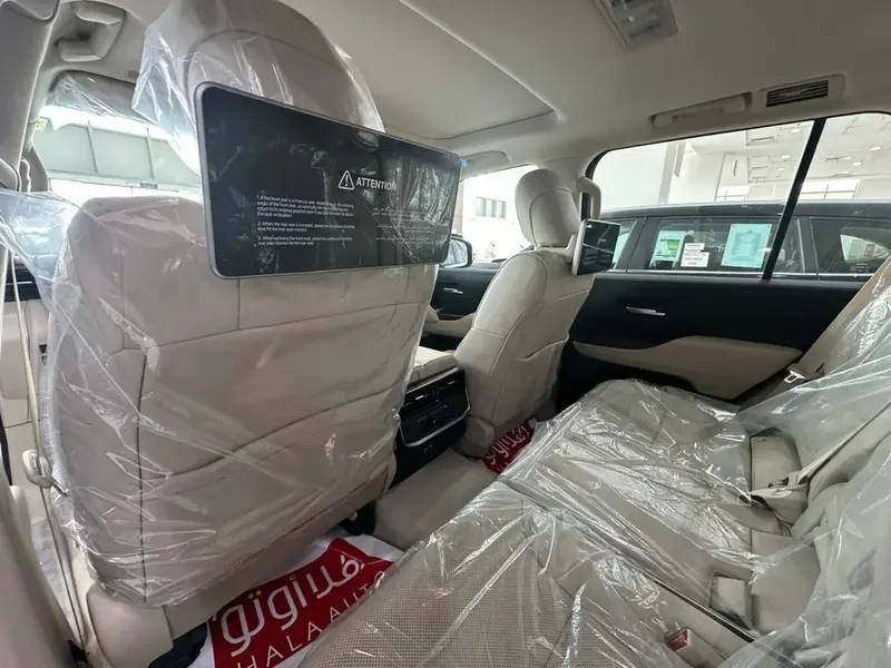 Toyota Land Cruiser Wagon 2025