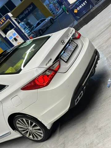 Discover undefined undefined Exterior Interior Images.Find all aspects and details of cars.