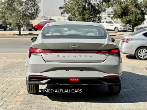 Discover undefined undefined Exterior Interior Images.Find all aspects and details of cars.