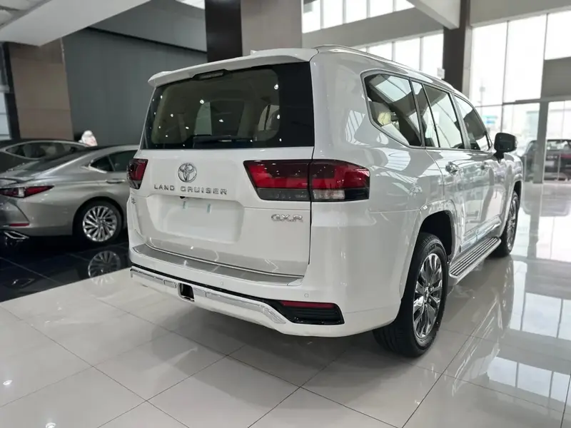 Discover undefined undefined Exterior Interior Images.Find all aspects and details of cars.