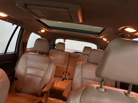 Discover undefined undefined Exterior Interior Images.Find all aspects and details of cars.
