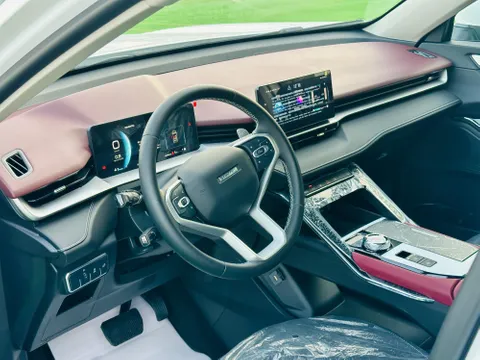 Discover undefined undefined Exterior Interior Images.Find all aspects and details of cars.