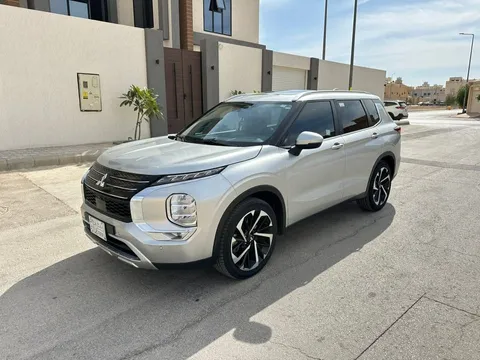 Mitsubishi Outlander 2023