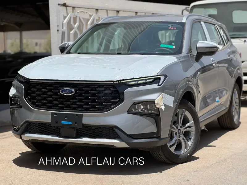 Discover undefined undefined Exterior Interior Images.Find all aspects and details of cars.