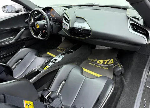 Ferrari SF90 Stradale 4.0T V8 Plug-in-Hybrid 2021