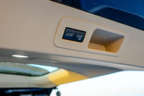 Discover undefined undefined Exterior Interior Images.Find all aspects and details of cars.