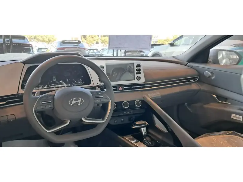 Hyundai Elantra 2025
