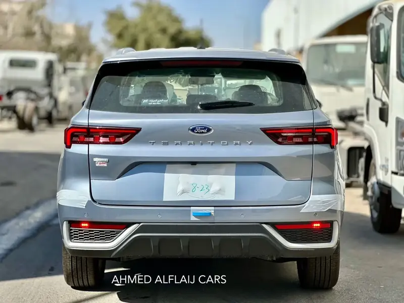 Discover undefined undefined Exterior Interior Images.Find all aspects and details of cars.