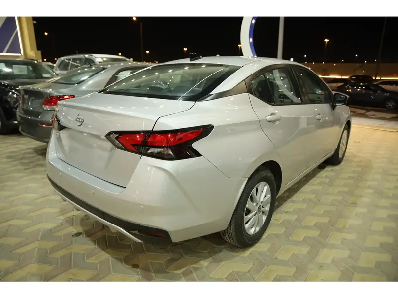 Discover undefined undefined Exterior Interior Images.Find all aspects and details of cars.