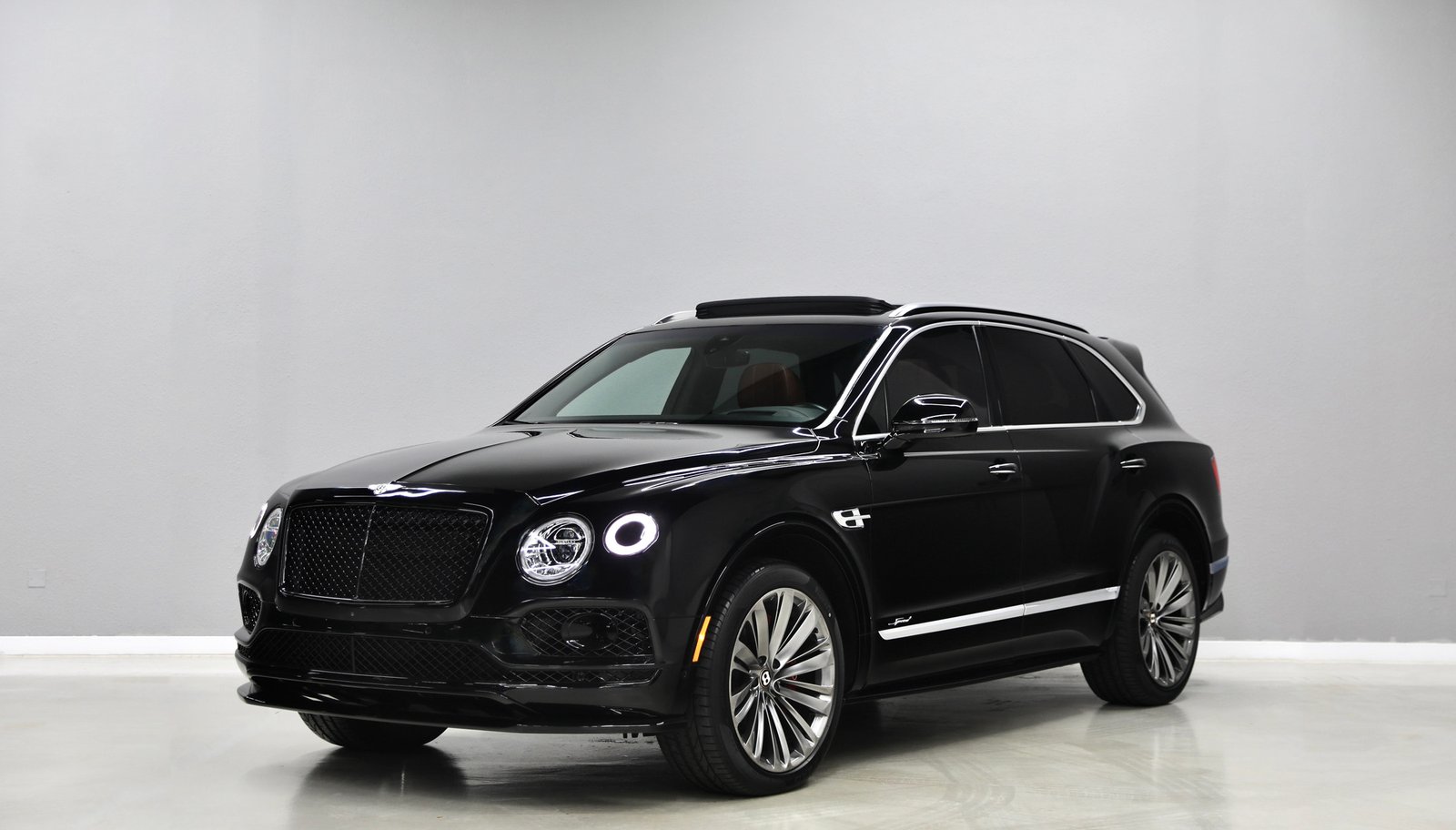 Discover undefined undefined Exterior Interior Images.Find all aspects and details of cars.