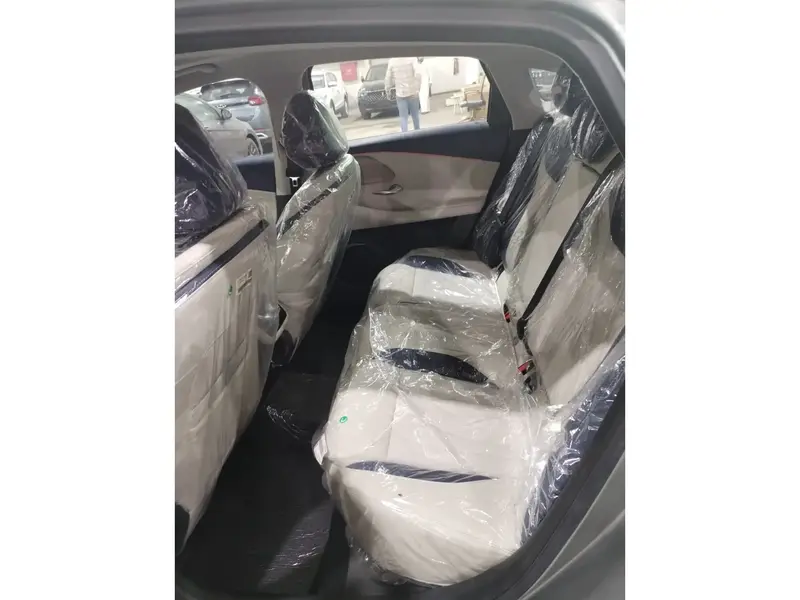 Discover undefined undefined Exterior Interior Images.Find all aspects and details of cars.