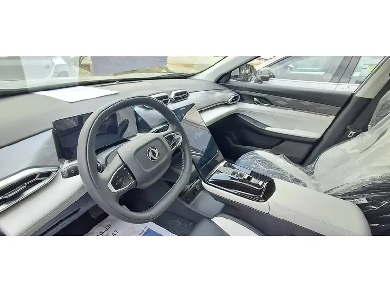 Discover undefined undefined Exterior Interior Images.Find all aspects and details of cars.