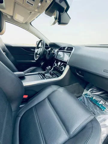 Jaguar XE 2.0T HSE (250 PS) 2020