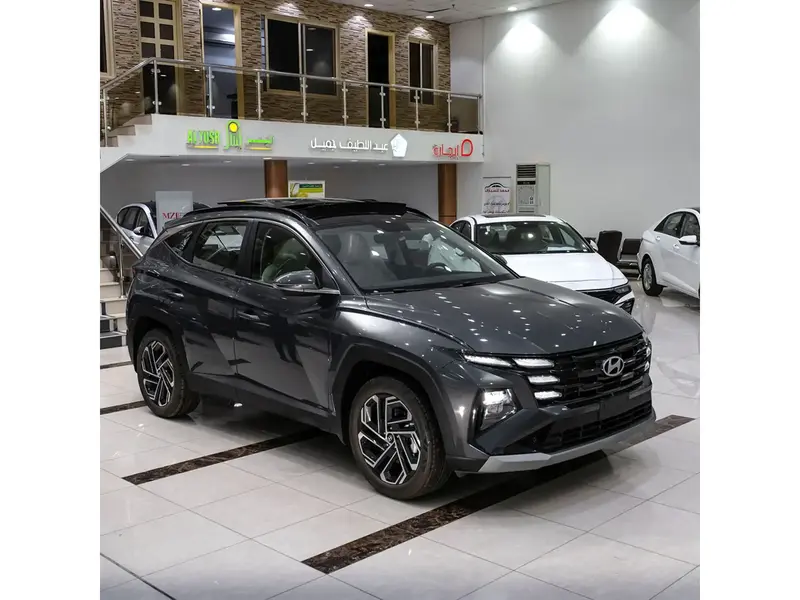 Discover undefined undefined Exterior Interior Images.Find all aspects and details of cars.