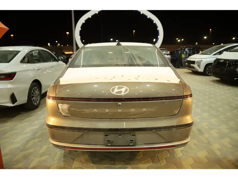 Discover undefined undefined Exterior Interior Images.Find all aspects and details of cars.
