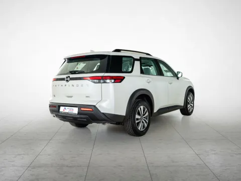 Discover undefined undefined Exterior Interior Images.Find all aspects and details of cars.