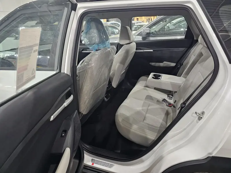 Discover undefined undefined Exterior Interior Images.Find all aspects and details of cars.