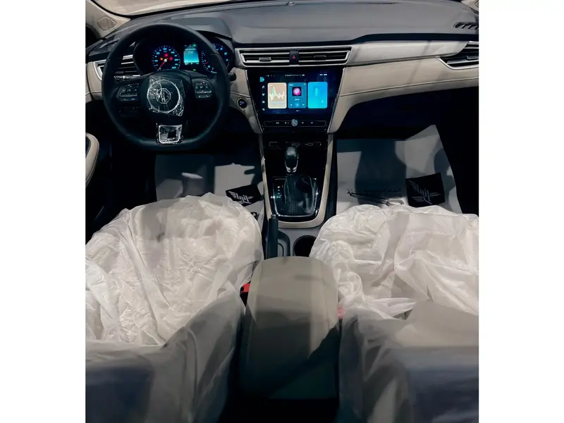 Discover undefined undefined Exterior Interior Images.Find all aspects and details of cars.