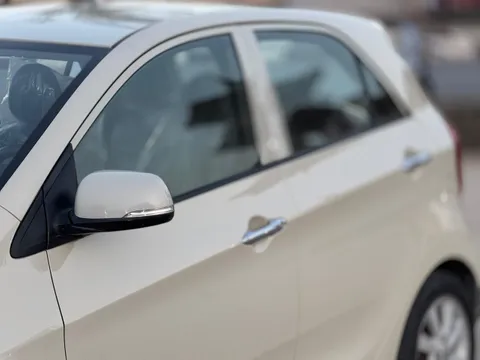 Discover undefined undefined Exterior Interior Images.Find all aspects and details of cars.