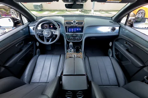Bentley Bentayga 2023