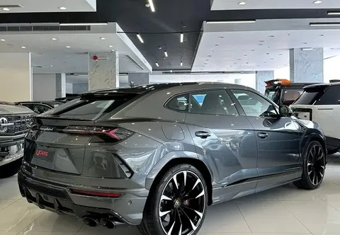 Discover undefined undefined Exterior Interior Images.Find all aspects and details of cars.