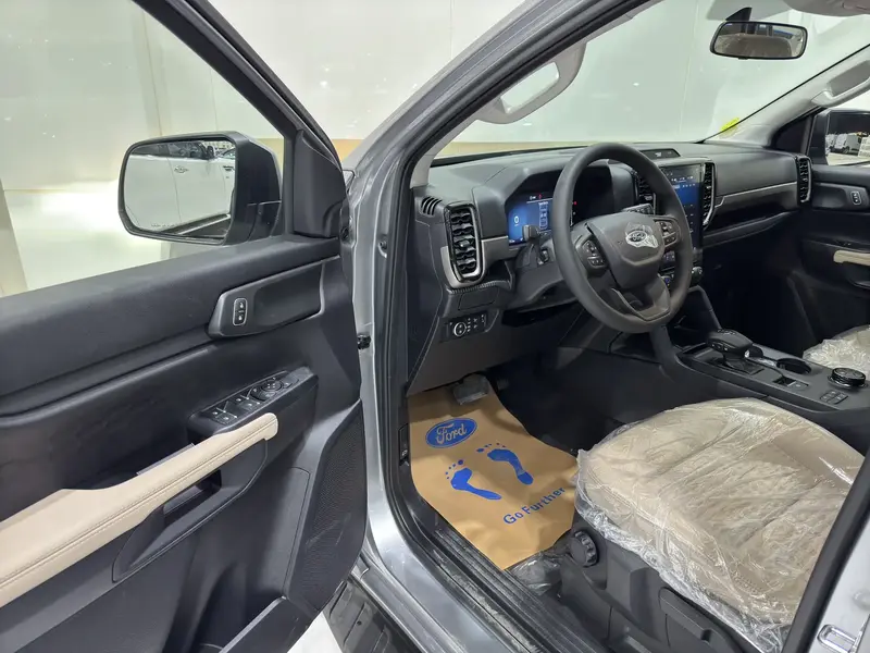 Ford EVEREST 2024