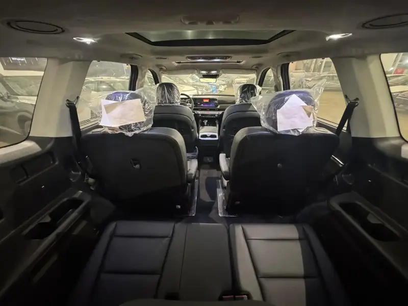 Discover undefined undefined Exterior Interior Images.Find all aspects and details of cars.