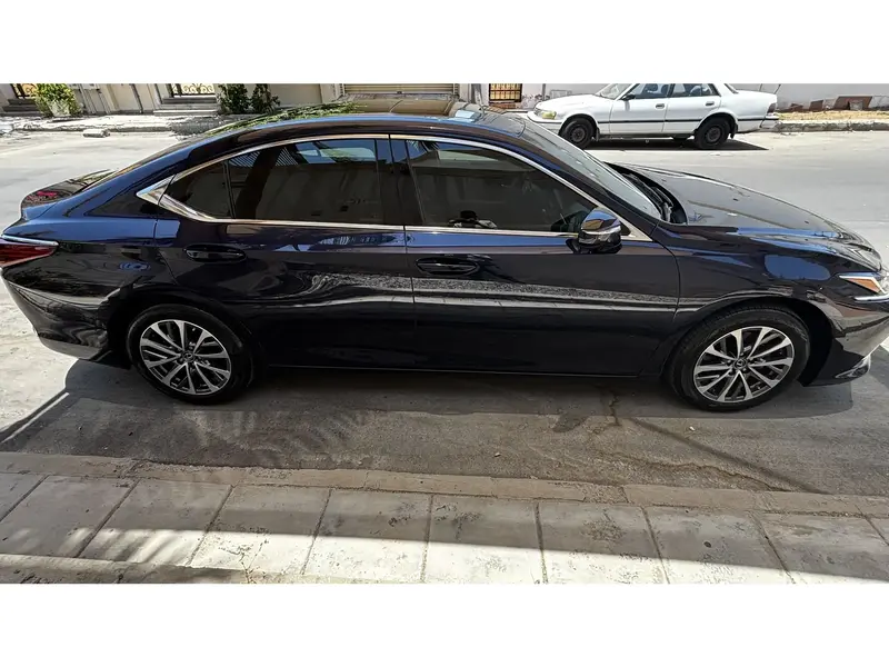 Discover undefined undefined Exterior Interior Images.Find all aspects and details of cars.