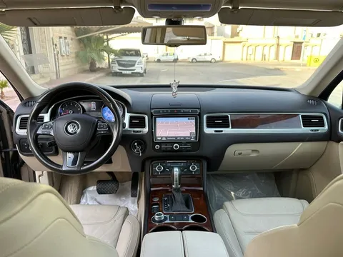 Discover undefined undefined Exterior Interior Images.Find all aspects and details of cars.