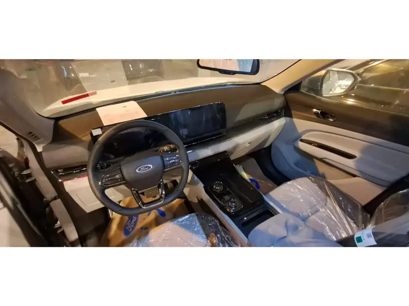 Discover undefined undefined Exterior Interior Images.Find all aspects and details of cars.