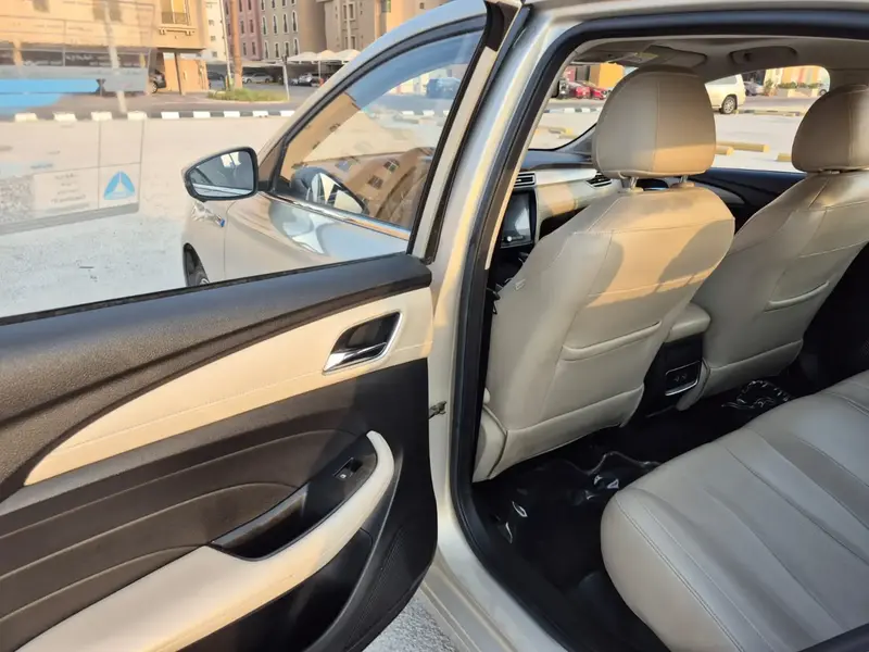 MG 5 2022