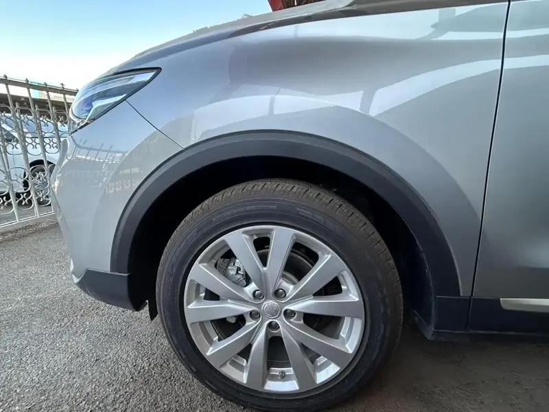 MG ZS 2025