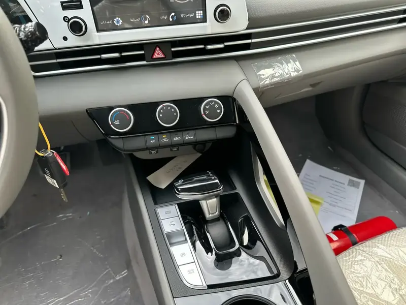 Hyundai Elantra 2025